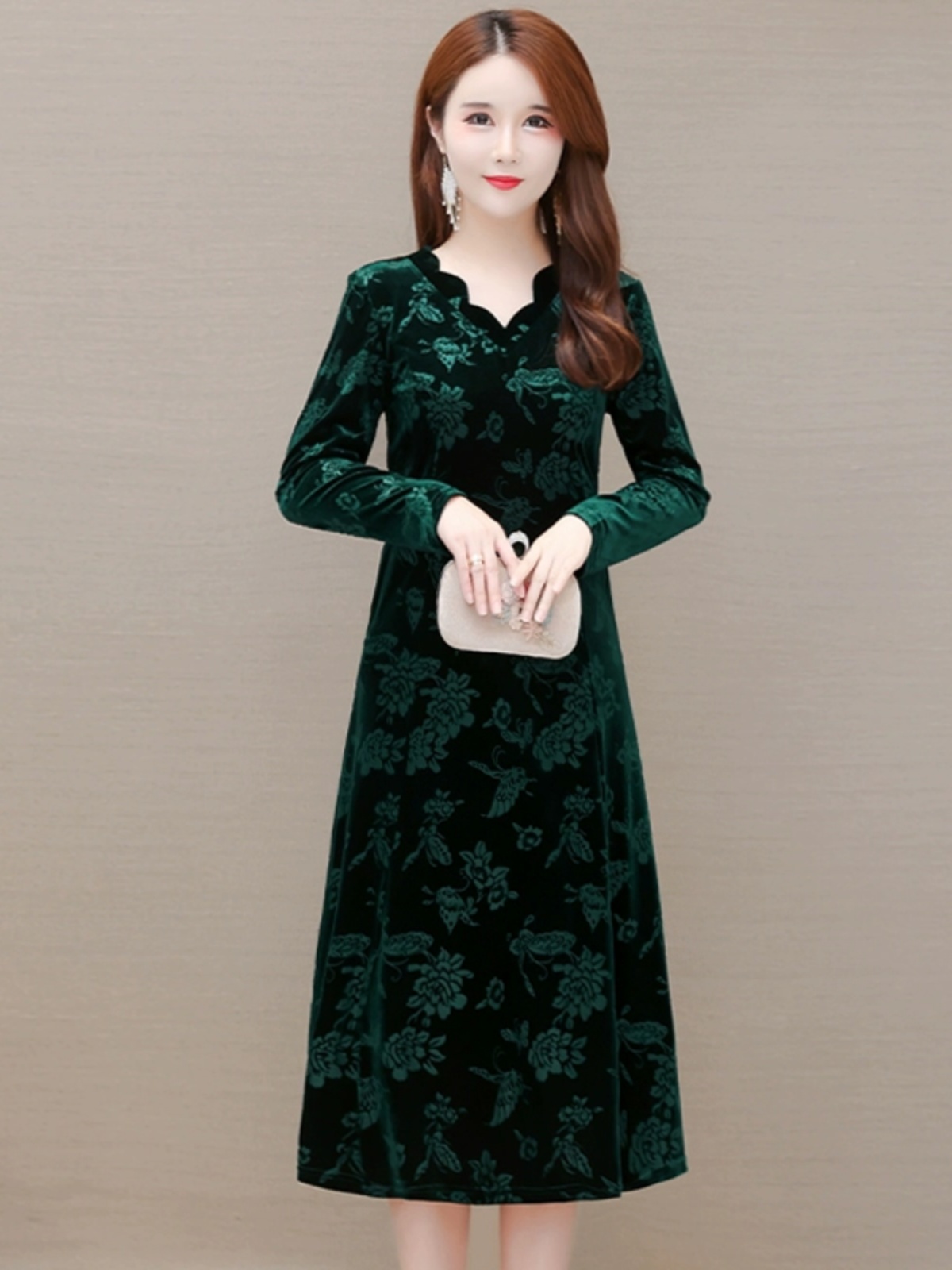 Elegant Velvet Dress V-Neck Mi - Women Fashion Over The Years 评论和价格
